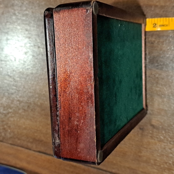 Wooden Box Topped with Pewter Golf Ball and Tee's - Picture 11 of 11